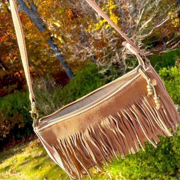Vintage Nine West BoHo tan leather 5 x 9.5 purse, tassels on both sides. Zipper - Picture 1 of 12